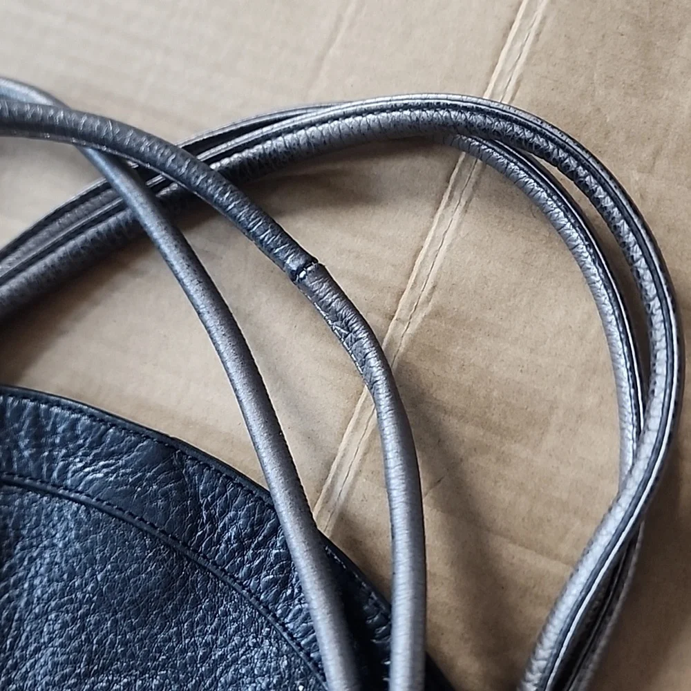 B. Makowsky black leather purse leopard lining - Picture 3 of 12